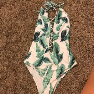 One piece leaf bathing suit
